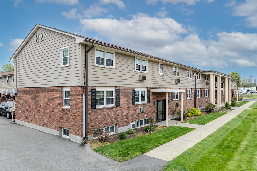 Norfield Commons Condominiums in Agawam, MA - Building Photo