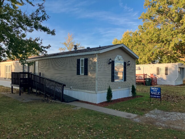 37 Village Ct in Mediapolis, IA - Building Photo - Building Photo