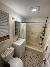 46 Orkney Rd, Unit 2 in Boston, MA - Foto de edificio - Building Photo