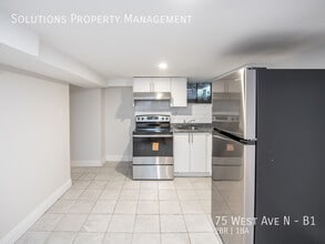 75 West Avenue N in Hamilton, ON - Building Photo - Building Photo