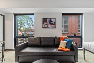 423 E Michigan St in Indianapolis, IN - Building Photo