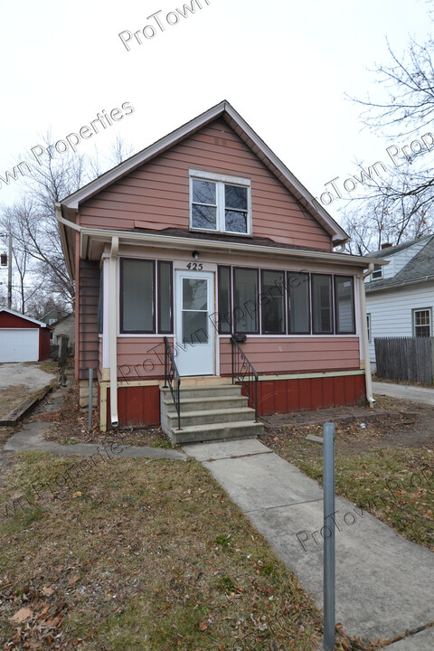 425 Madeline St in Joliet, IL - Foto de edificio