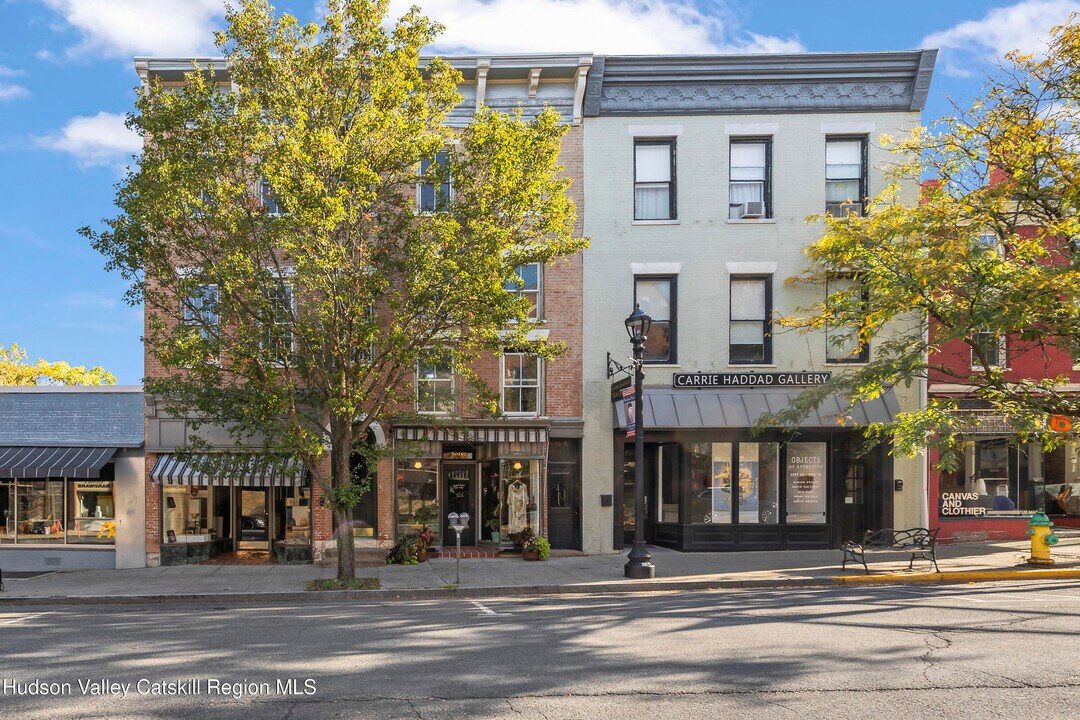 620 Warren St in Hudson, NY - Building Photo