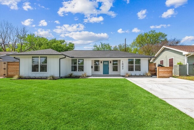 property at 1845 Huge Oaks St