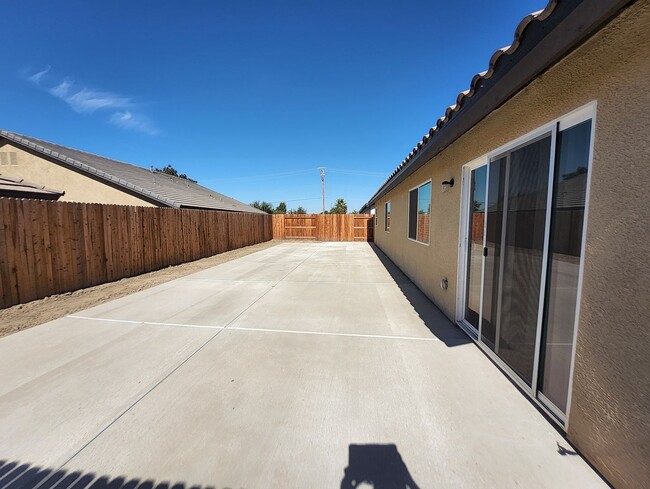 7308 Erskineville Drive-Unit -7308 Erskineville Unit A in Bakersfield, CA - Building Photo - Building Photo