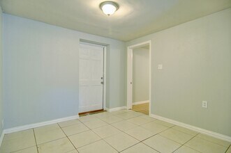 2219 Refugio Ave in Fort Worth, TX - Building Photo - Building Photo