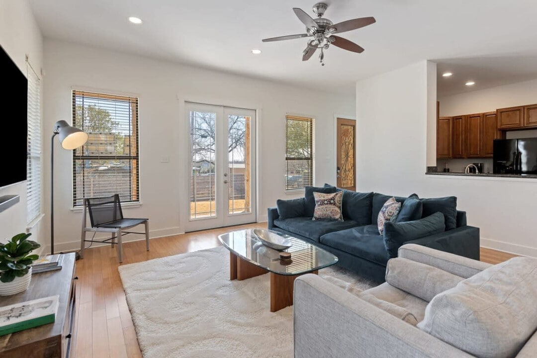 1803 E 18th St in Austin, TX - Building Photo