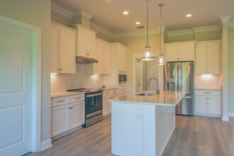 71 London Cir in Crawfordville, FL - Foto de edificio - Building Photo