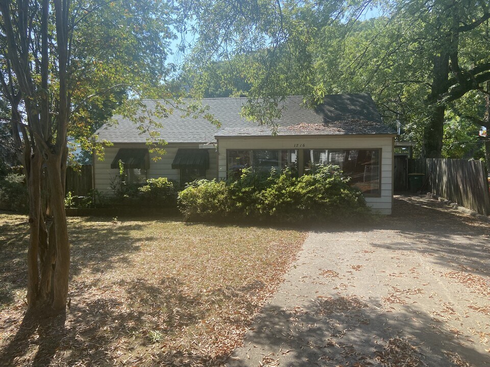 1716 Lilac Cir in Little Rock, AR - Building Photo