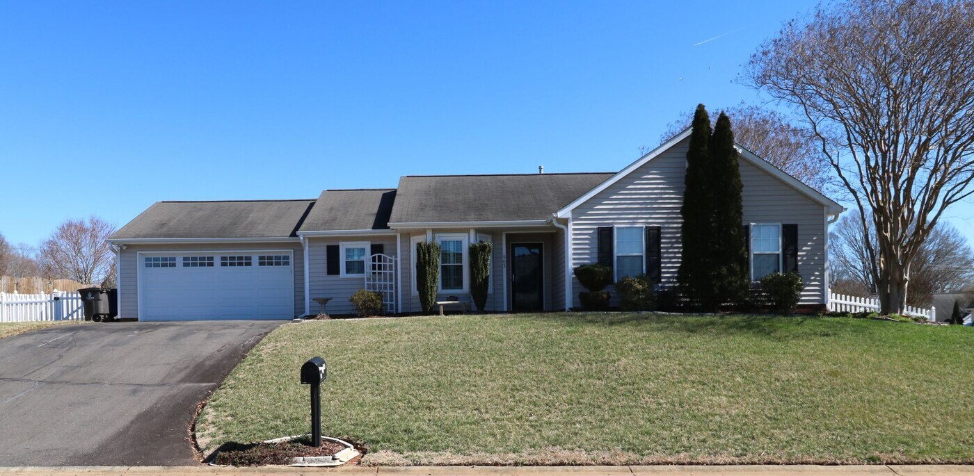505 Wallridge Dr in Winston-Salem, NC - Building Photo