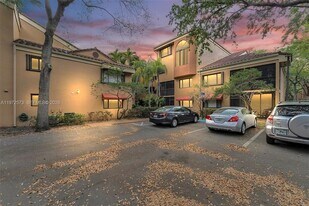 15575 N Miami Lakeway, Unit 305 in Miami Lakes, FL - Building Photo