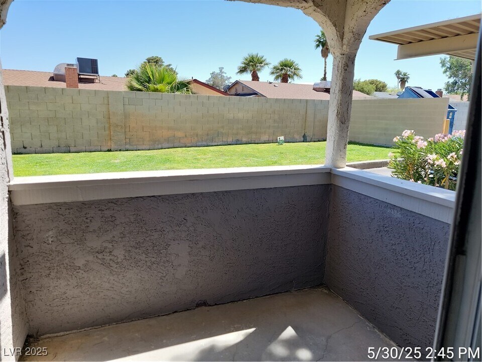 3311 Sunfish Dr in Henderson, NV - Building Photo
