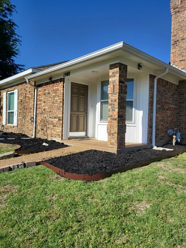 property at 1508 Nest Pl
