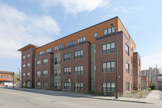 Hawthorne Eco Village in Minneapolis, MN - Building Photo - Building Photo