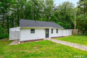 3 Botsford Hill Rd in Newtown, CT - Building Photo - Building Photo