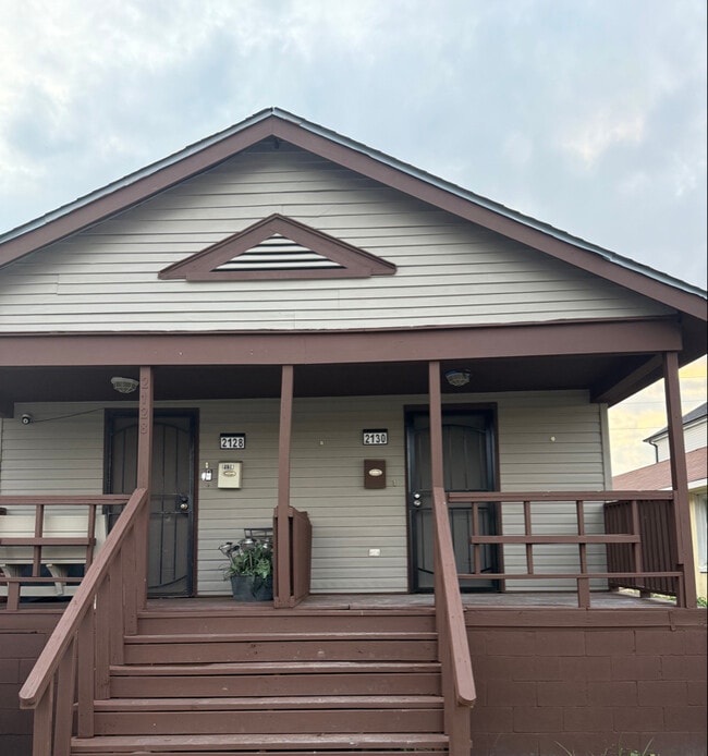 2130 Feliciana St