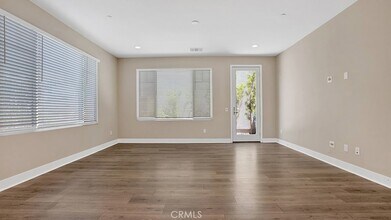 165 Tenor in Irvine, CA - Building Photo - Building Photo