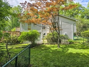 241 Summit Park Rd in Spring Valley, NY - Building Photo - Building Photo