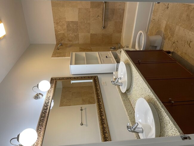 10461 S Corliss Ave in Chicago, IL - Building Photo - Building Photo