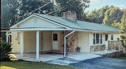 708 Prentice St in Crossville, TN - Building Photo - Building Photo