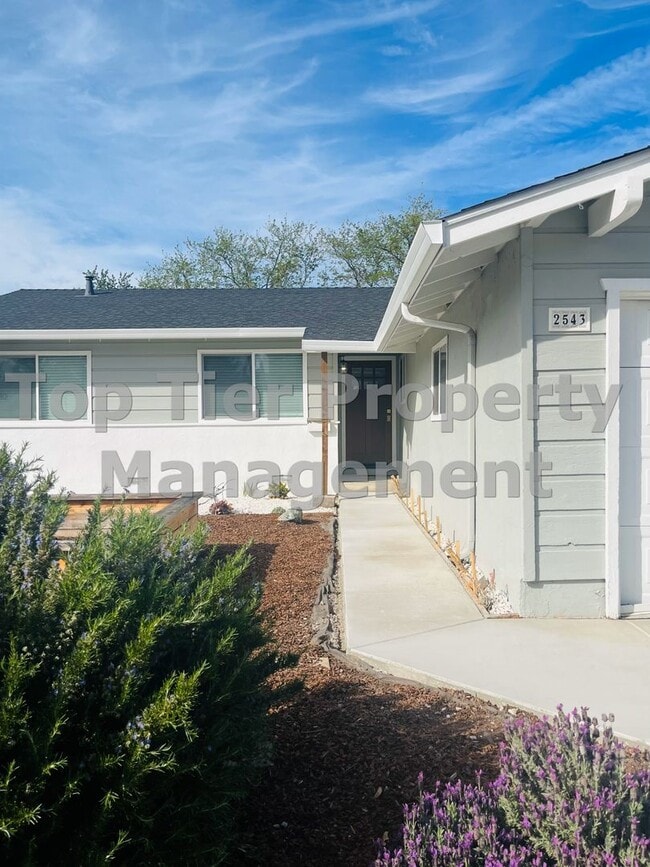 2543 Prestwick Ave in Concord, CA - Building Photo - Building Photo