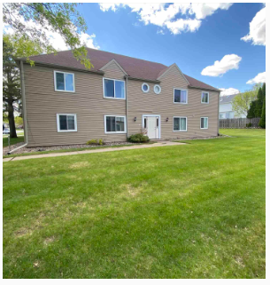 3400 Winston Dr in Bettendorf, IA - Building Photo