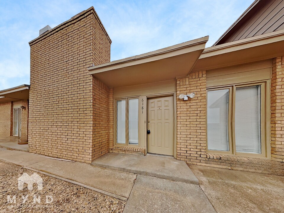 6181 34th St in Lubbock, TX - Foto de edificio