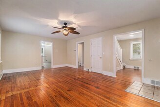 23739 Cayuga Ave in Hazel Park, MI - Building Photo - Building Photo