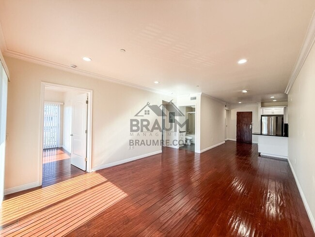 332 S Virgil Ave in Los Angeles, CA - Building Photo - Building Photo