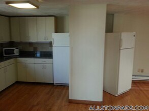 1110 Commonwealth Ave in Boston, MA - Foto de edificio - Building Photo