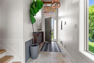 82 Ellery Rd in Newport, RI - Building Photo - Building Photo