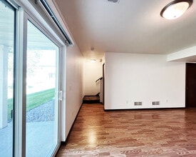 Autumn Wind Townhomes in Eagle Lake, MN - Foto de edificio - Building Photo