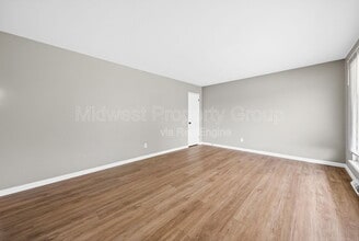 1810 Swallow Ln in Florissant, MO - Building Photo - Building Photo