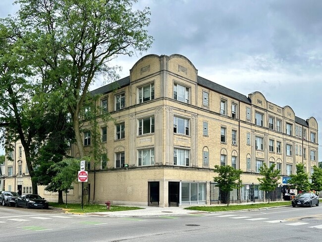 property at 6710 S Claremont Ave