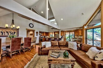 1007 Apollo Way in Incline Village, NV - Building Photo - Building Photo