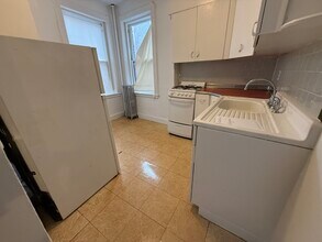 28 Grove St, Unit 28 Grove street in Boston, MA - Building Photo - Building Photo