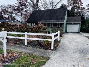 891 Raleigh Dr in Toms River, NJ - Building Photo - Building Photo