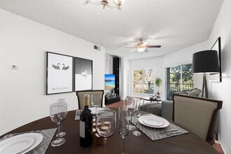 10028 Strafford Oak Ct in Tampa, FL - Building Photo - Building Photo