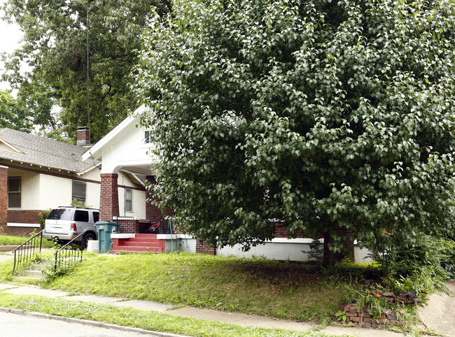 100 N Evergreen St in Memphis, TN - Building Photo - Building Photo