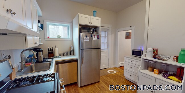224 Banks St in Cambridge, MA - Building Photo - Building Photo