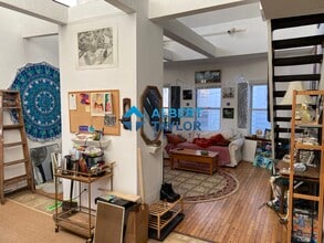 10 Parker Hill Ave, Unit 1 in Boston, MA - Foto de edificio - Building Photo