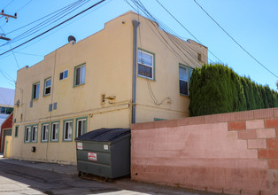 227 Avenue F in Redondo Beach, CA - Building Photo - Building Photo