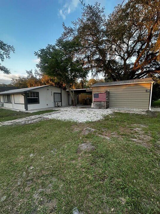 6385 Bass Hwy in St. Cloud, FL - Building Photo