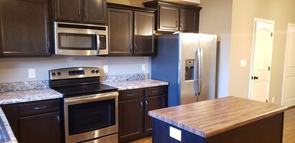 411 Kline Alley in Clarksville, TN - Building Photo - Building Photo