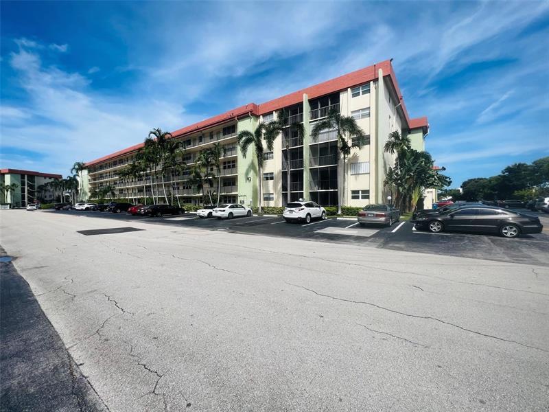 5300 NE 24th Ter, Unit 232C in Fort Lauderdale, FL - Building Photo