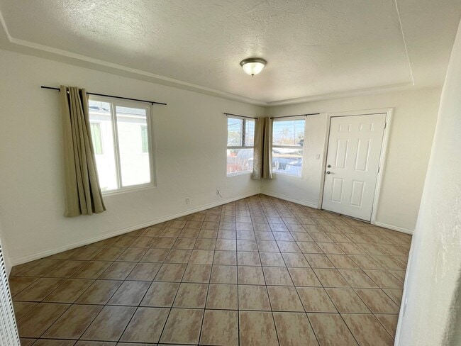 2274 Kearney Ave in San Diego, CA - Building Photo - Building Photo