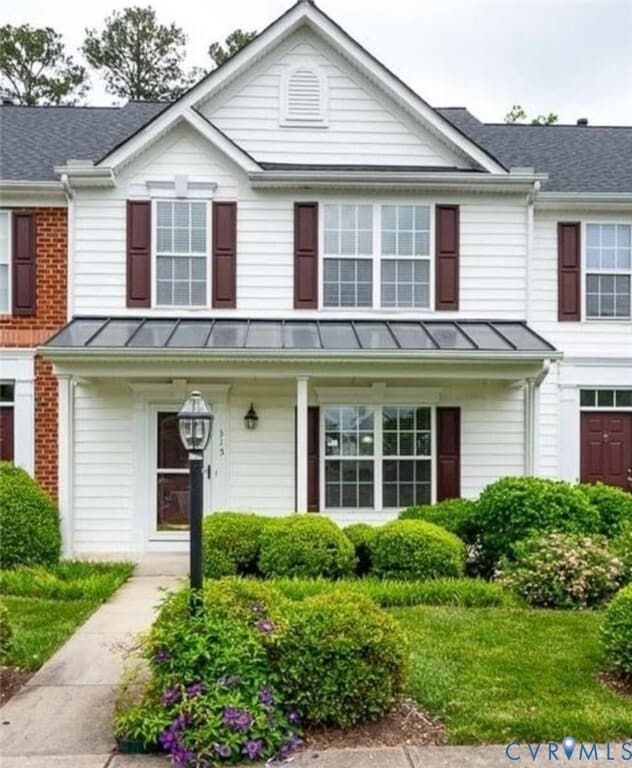 property at 315 Kingscote Ln