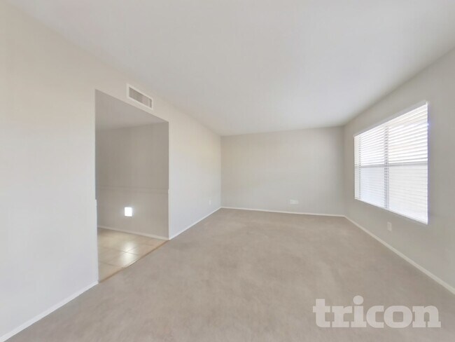 1406 E Kerry Ln in Phoenix, AZ - Building Photo - Building Photo