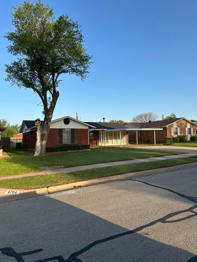4706 Gay St in Wichita Falls, TX - Building Photo - Building Photo