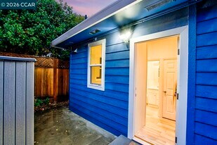 1351 Eastshore Dr in Alameda, CA - Building Photo